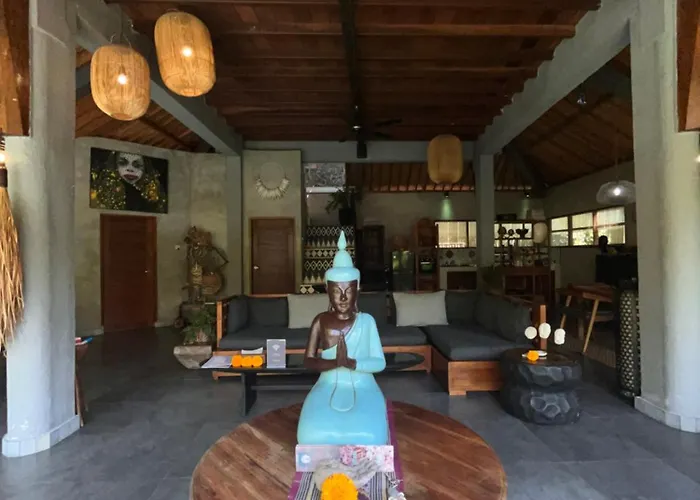 Badra House Santai Villa *