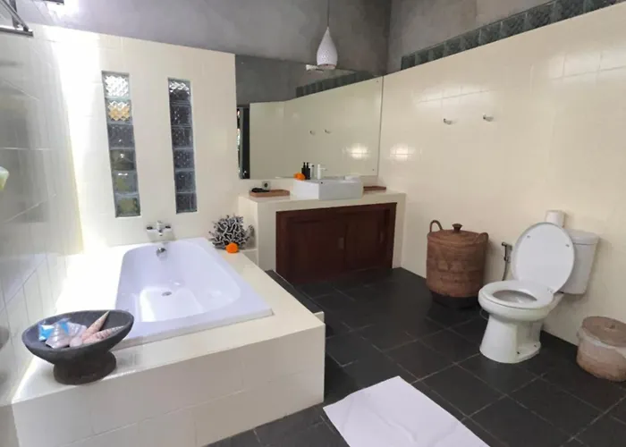 Badra House Santai Villa